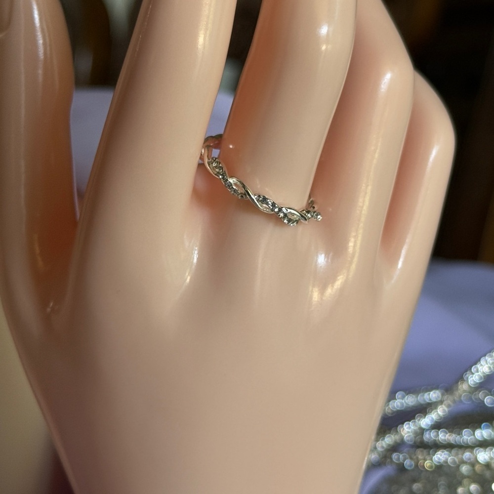⚜️ Silver Ring with Stones - Picture 6 of 7